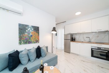 roxani residential complex