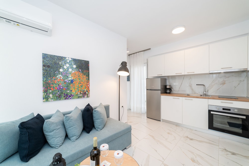 roxani residential complex