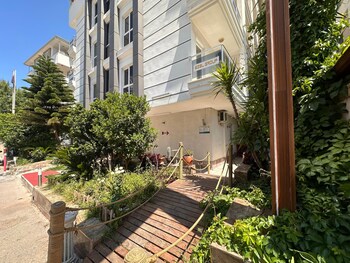 royal ezel hotel