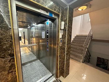 royal ezel hotel