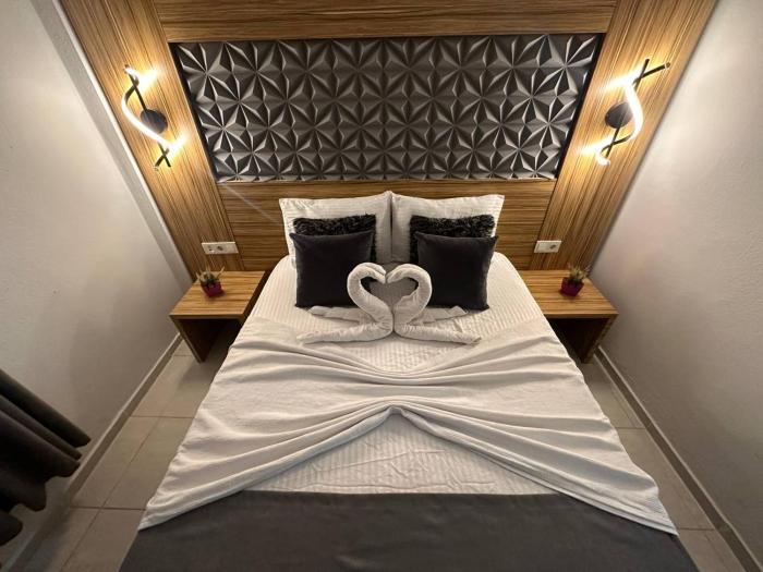 royal ezel hotel