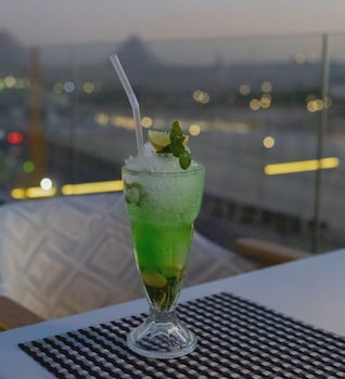 royal great pyramid inn