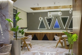 royal great pyramid inn