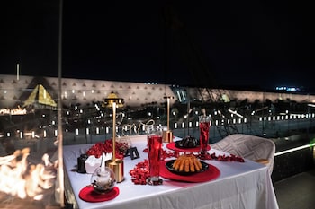 royal great pyramid inn