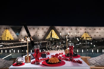 royal great pyramid inn