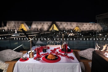 royal great pyramid inn