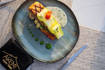 royal great pyramid inn