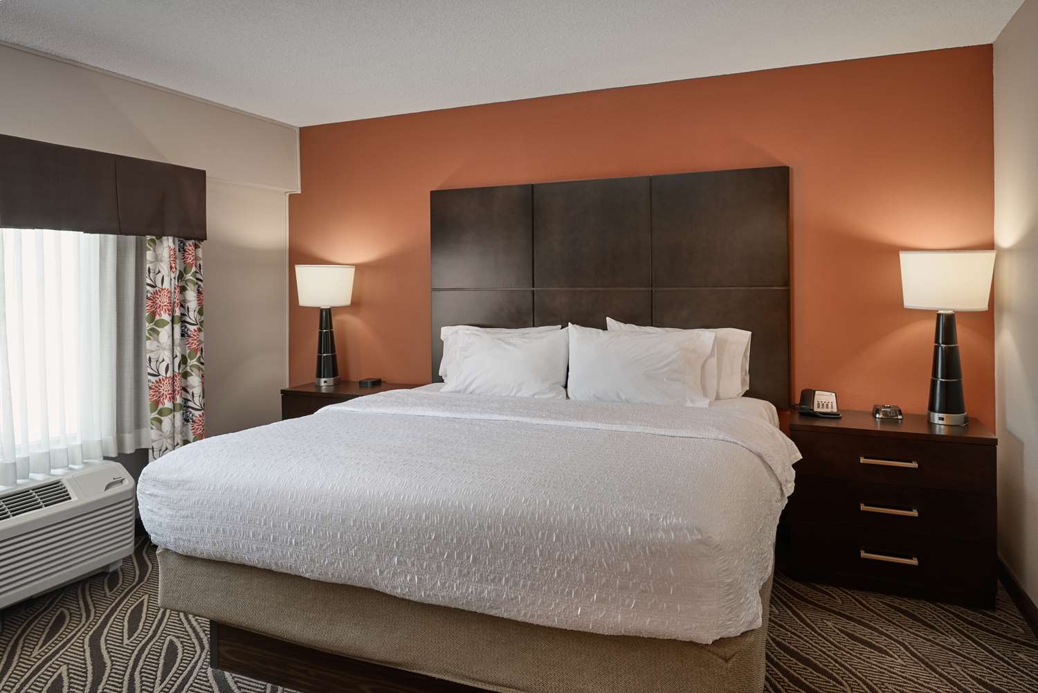 hampton inn evansville airport