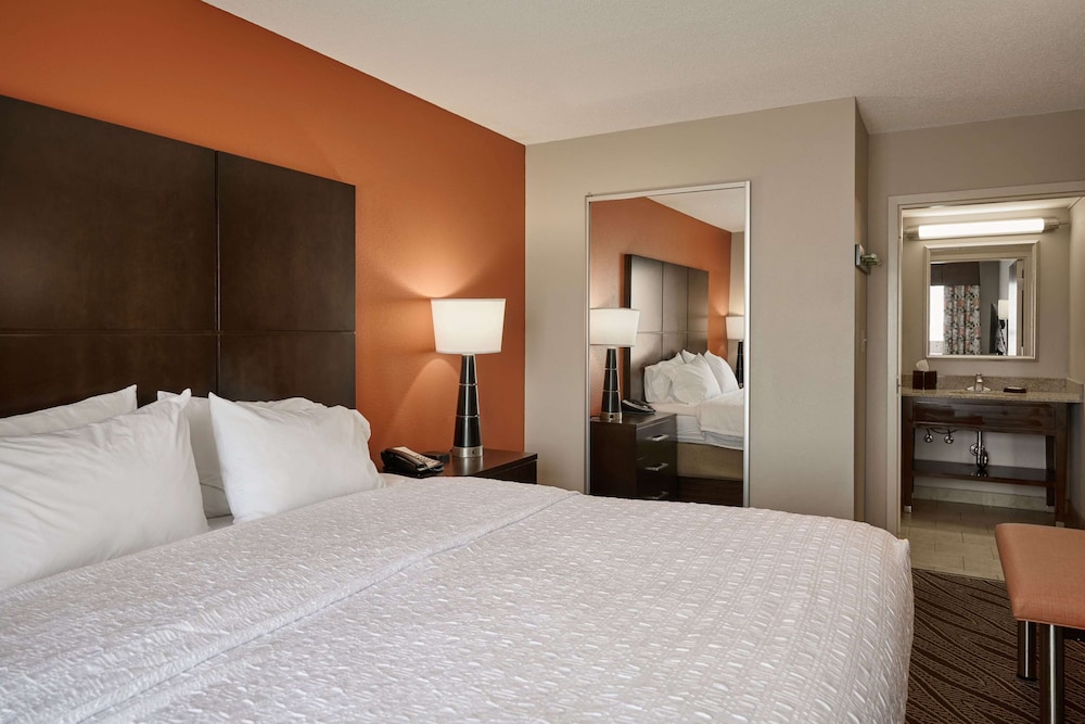 hampton inn evansville airport