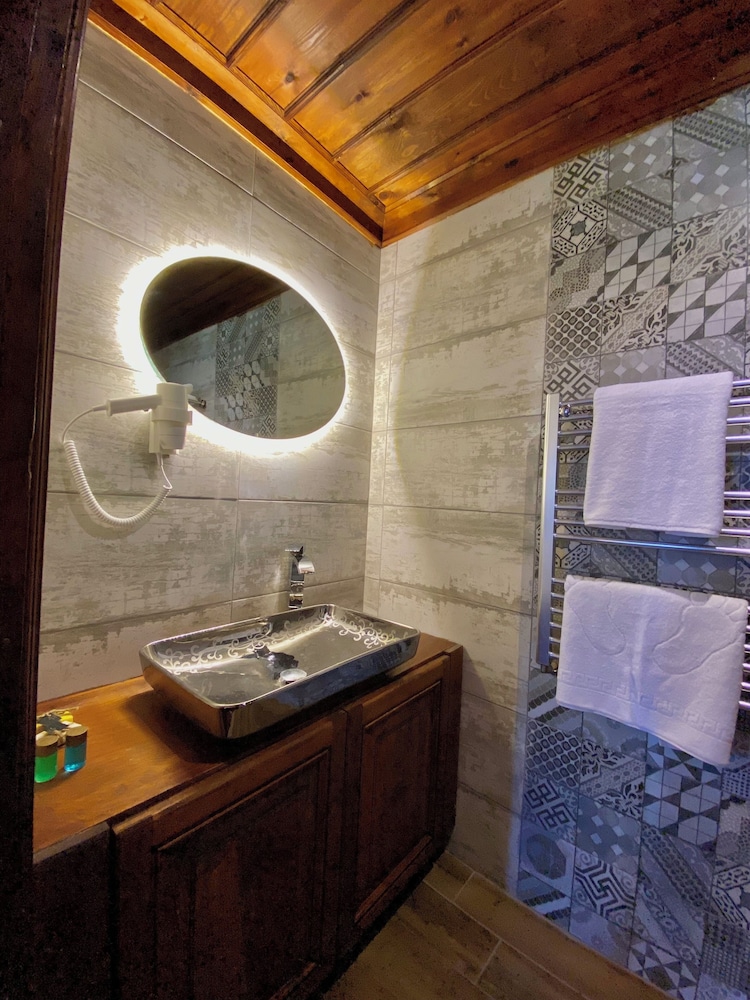 saffronia 1900 boutique hotel