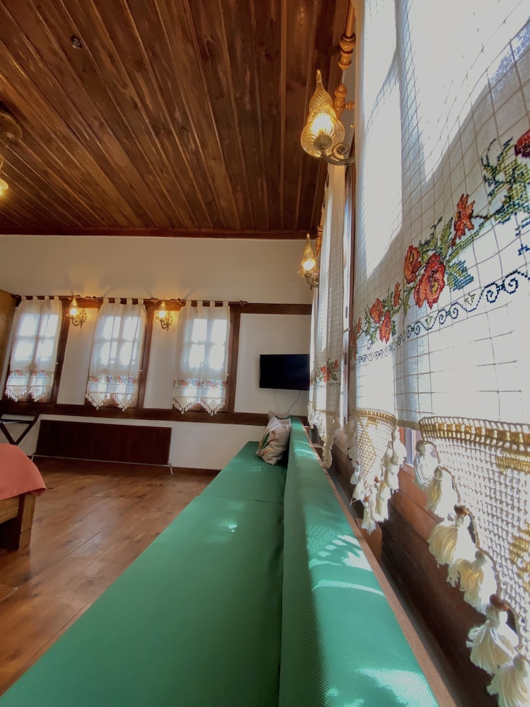 saffronia 1900 boutique hotel