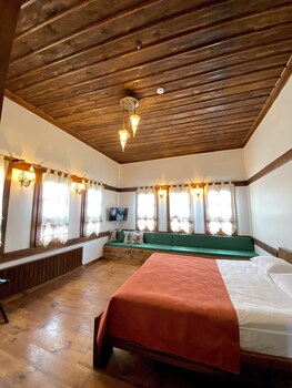saffronia 1900 boutique hotel