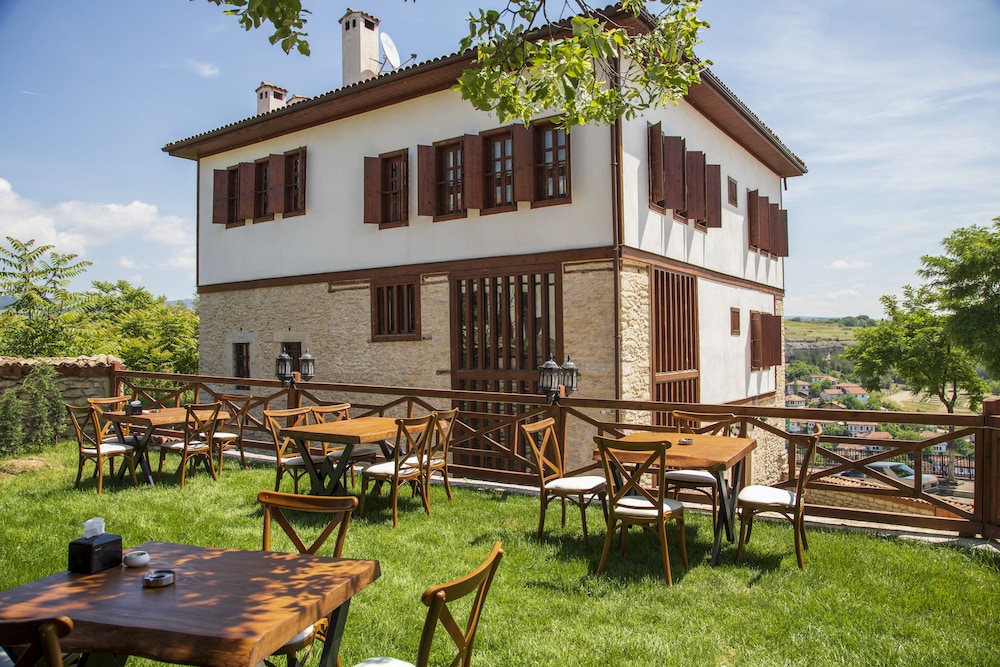 saffronia 1900 boutique hotel