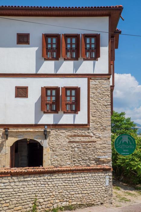 saffronia 1900 boutique hotel