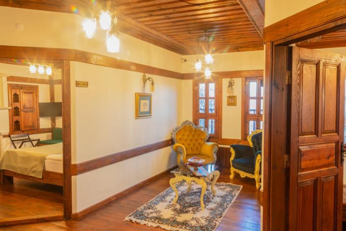 saffronia 1900 boutique hotel