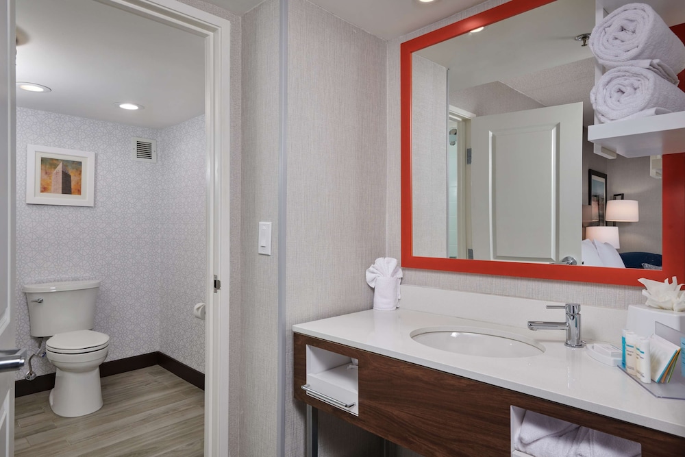 hampton inn fairfax city