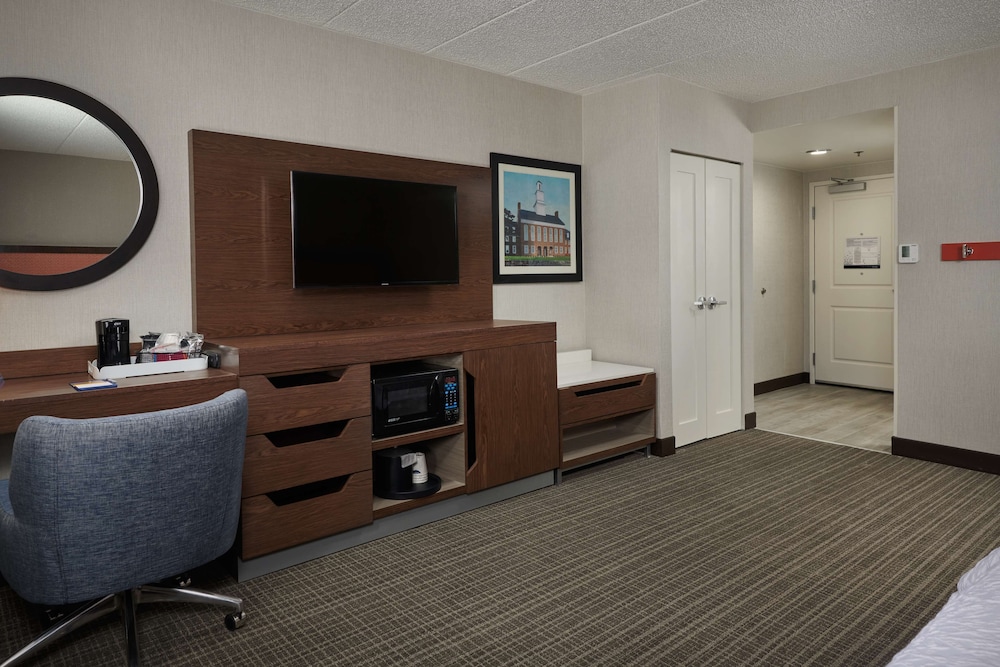 hampton inn fairfax city