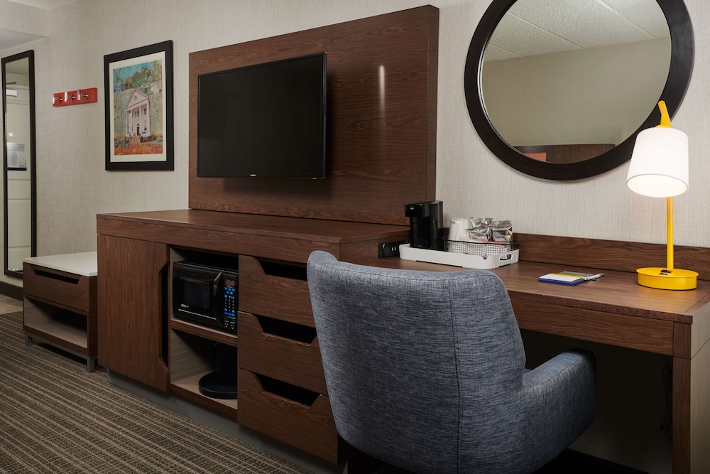 hampton inn fairfax city