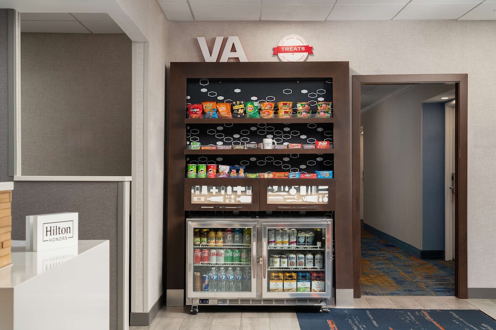 hampton inn fairfax city