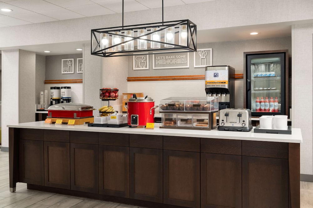 hampton inn fairfax city