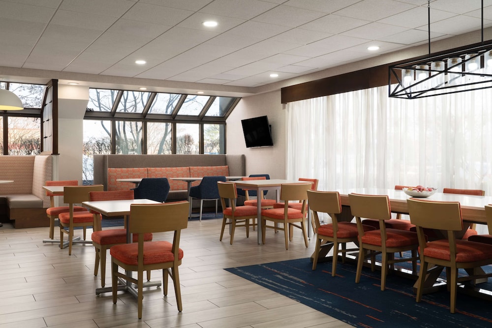 hampton inn fairfax city