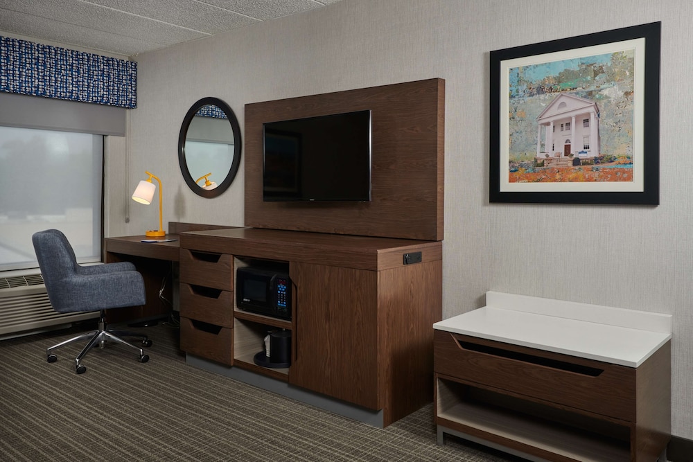 hampton inn fairfax city
