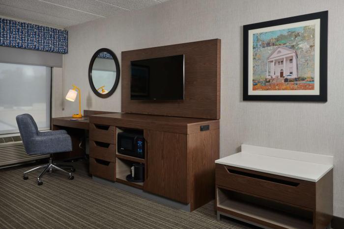 hampton inn fairfax city
