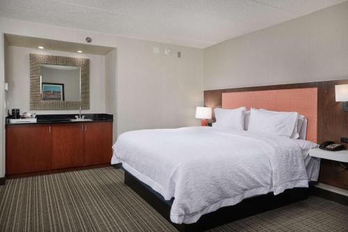 hampton inn fairfax city
