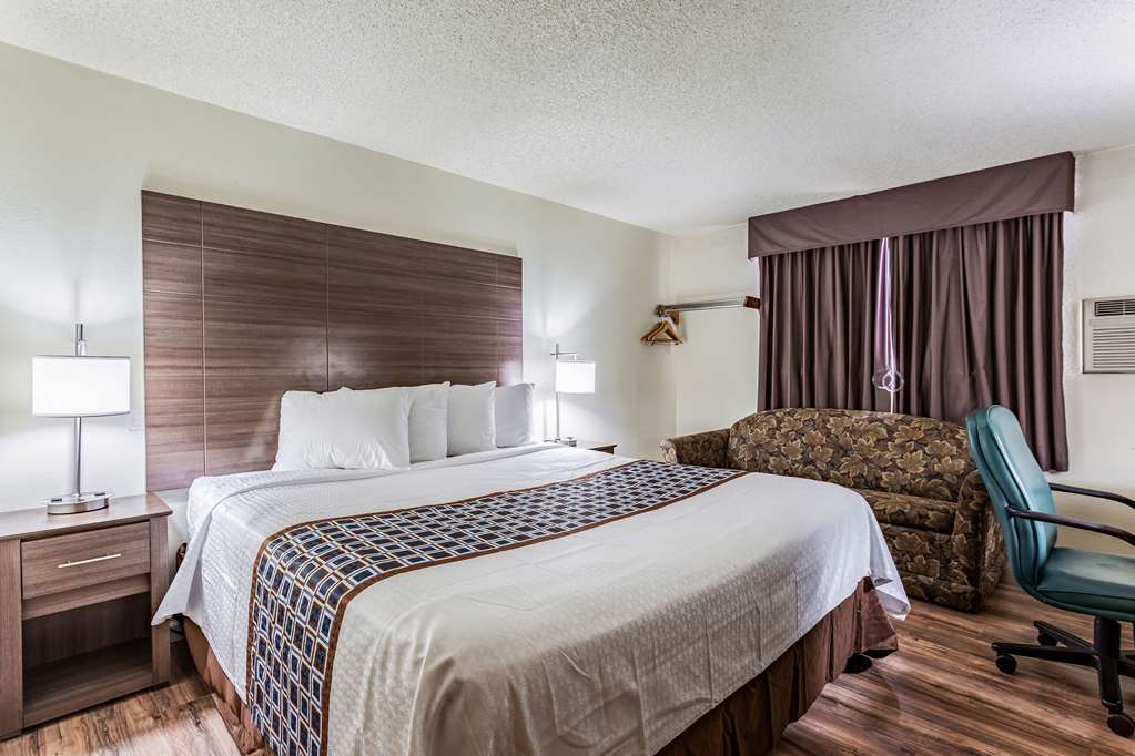 rodeway inn farmington