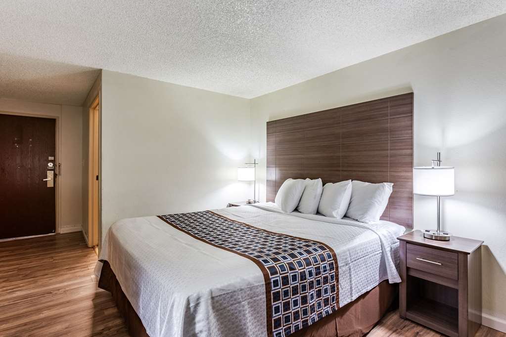 rodeway inn farmington