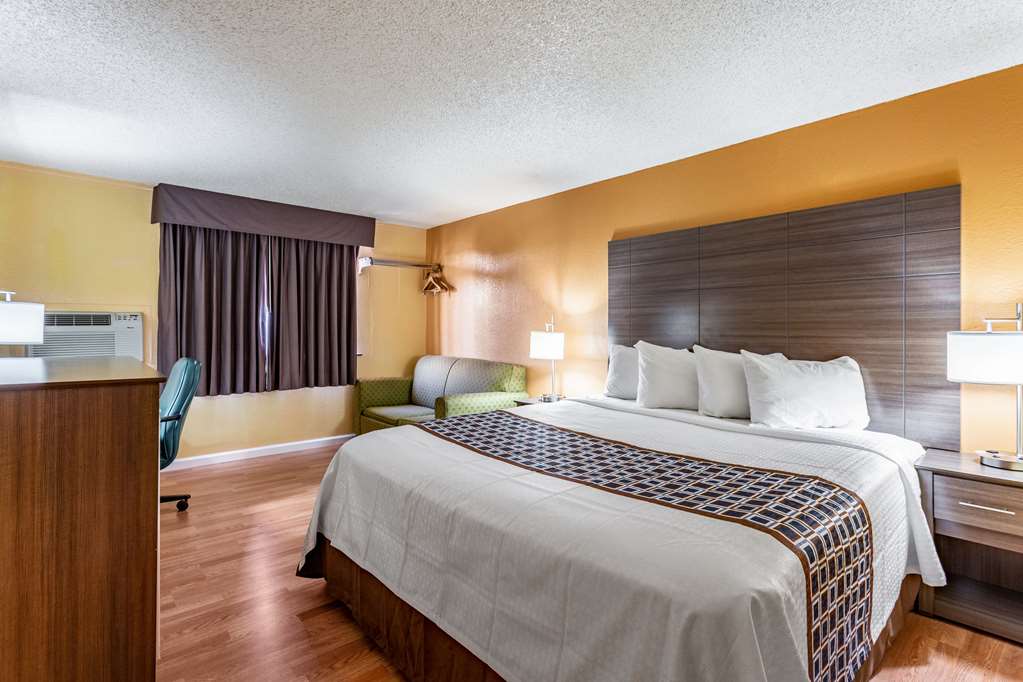 rodeway inn farmington