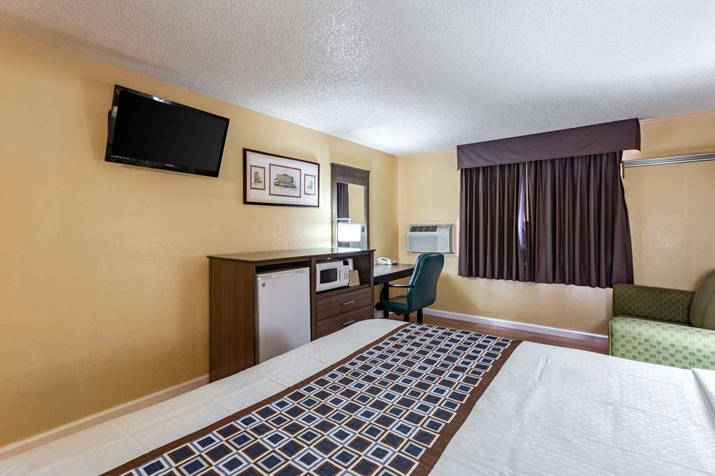 rodeway inn farmington
