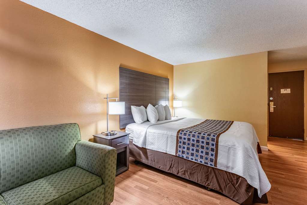 rodeway inn farmington