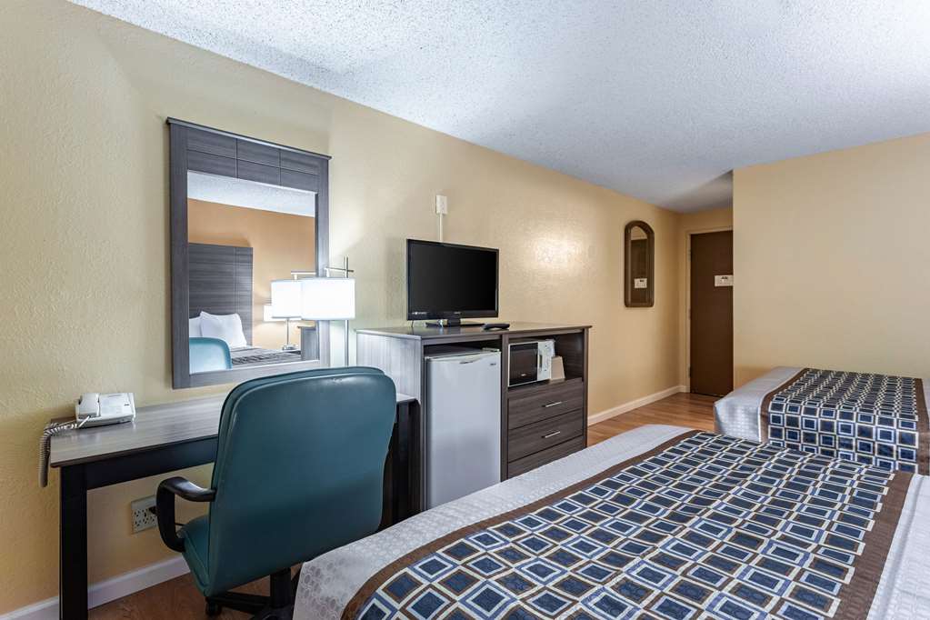 rodeway inn farmington