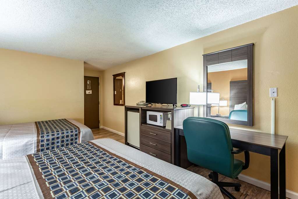 rodeway inn farmington