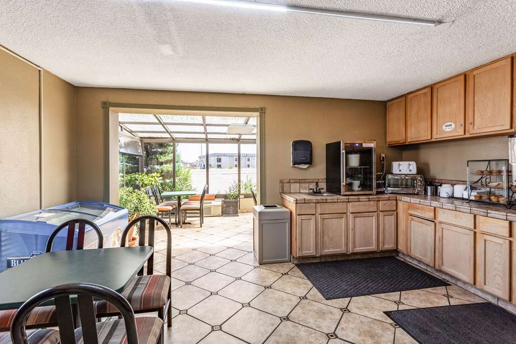 rodeway inn farmington