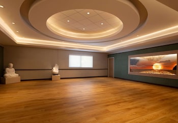 sanctity hotel rancho cucamonga tapestry collection hilton