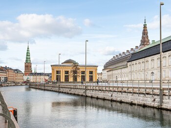 sanders downtown cph cozy 2 bdr apt near tivoli