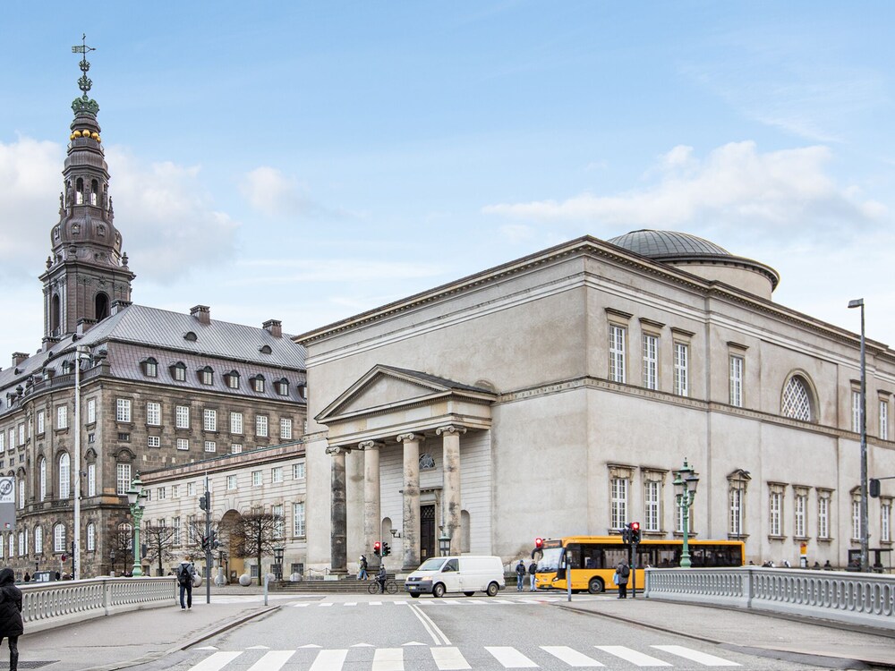 sanders downtown cph cozy 2 bdr apt near tivoli