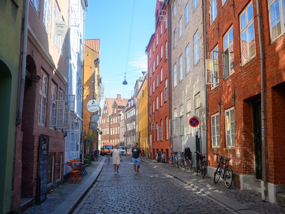 sanders downtown cph cozy 2 bdr apt near tivoli