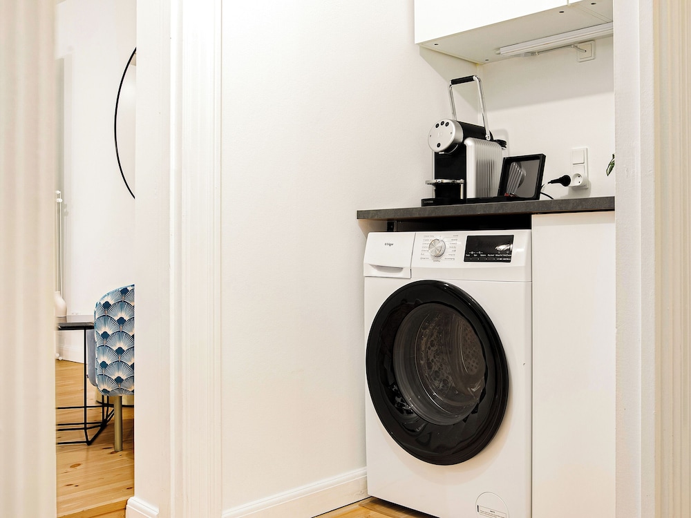 sanders downtown cph cozy 2 bdr apt near tivoli