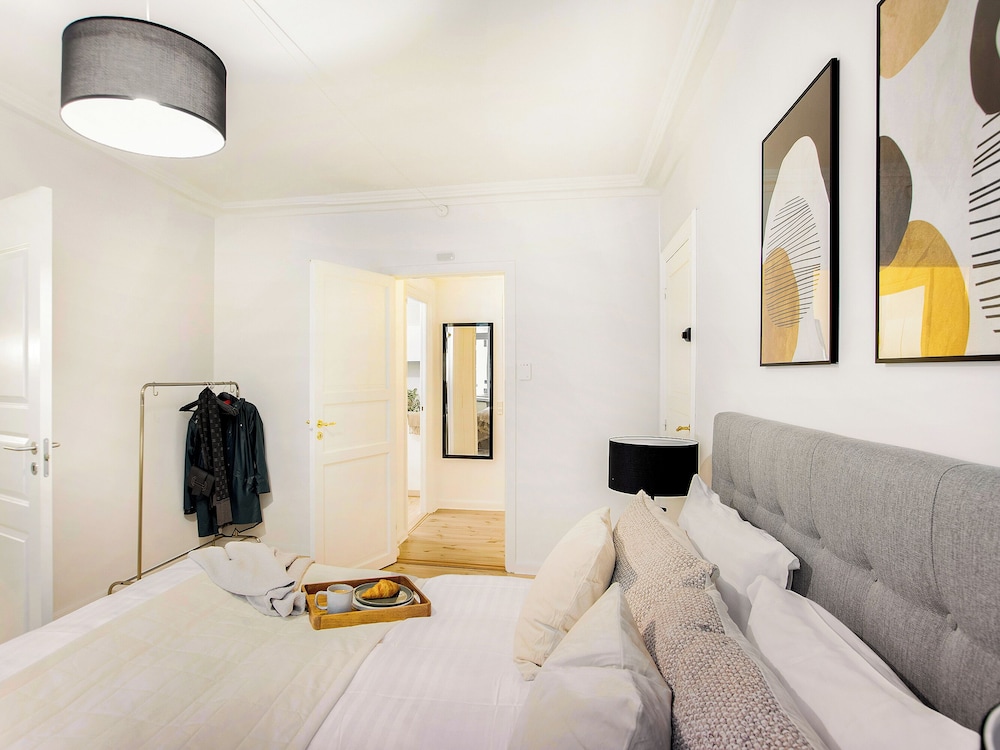 sanders downtown cph cozy 2 bdr apt near tivoli