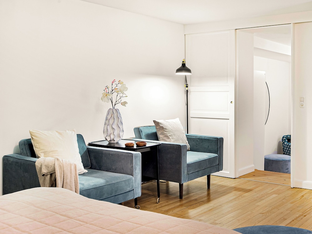 sanders downtown cph cozy 2 bdr apt near tivoli