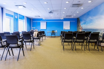 Quality Hotel The Reef,,4 star