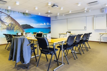 Quality Hotel The Reef,,4 star