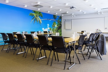 Quality Hotel The Reef,,4 star