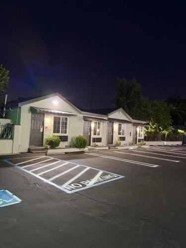 scenic motel