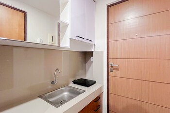 scenic studio apartment at vida view makassar