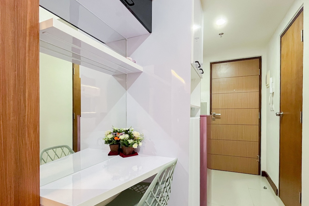 scenic studio apartment at vida view makassar