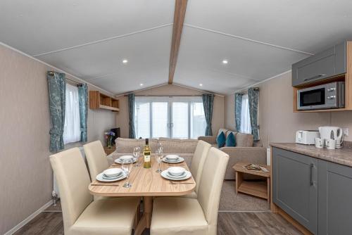 lyons woodlands hall hotel